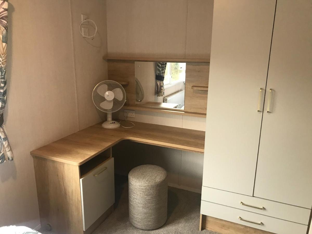 Отель Flamingo Land Private Caravan - No 8 Cedarwood Kirby Misperton Экстерьер фото
